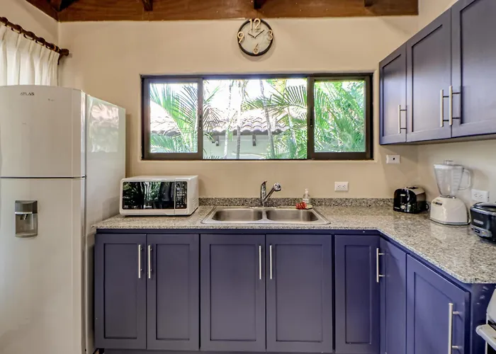 Access & Perks: Playa Hermana * Playa Hermosa (Guanacaste)